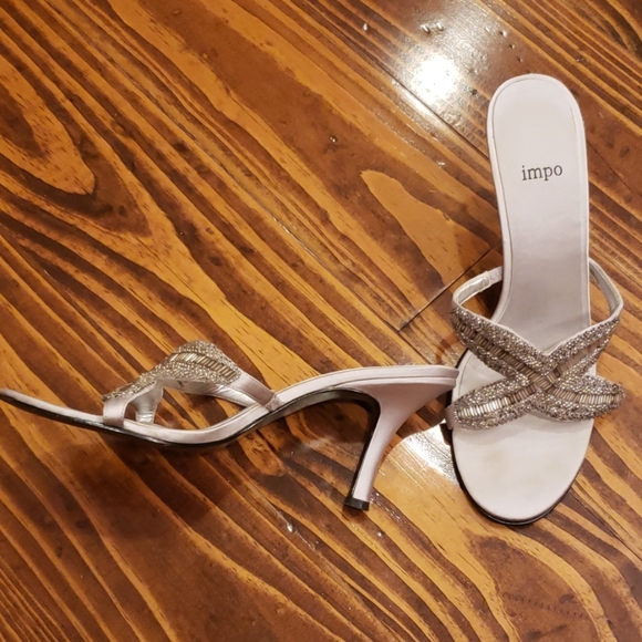 Heels - Picture 2 of 3